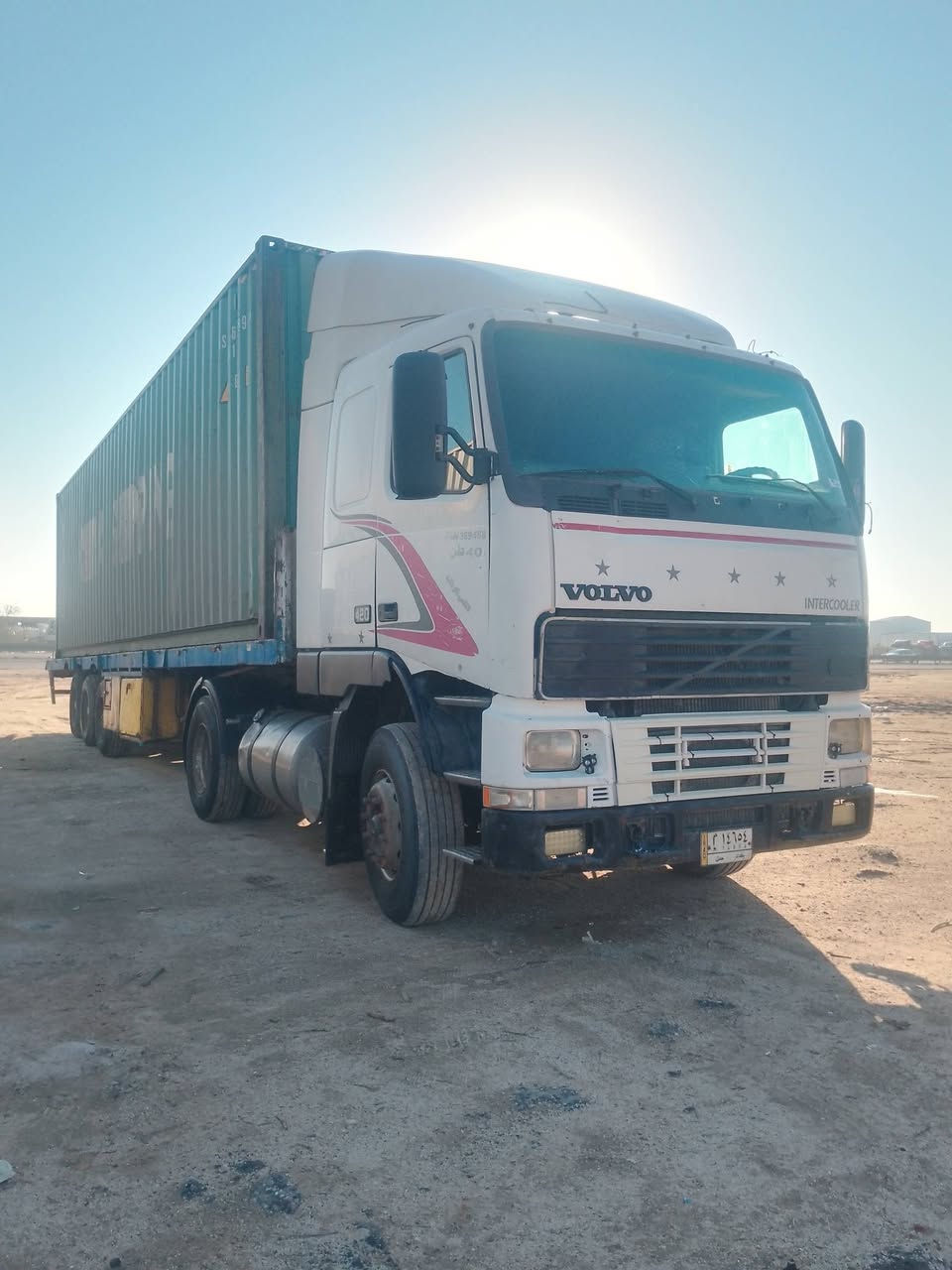 السلام عليكم سياره للبيع فالفو 95 سياره جديده جاهزه قاعد تشتغل رقم بغداد سعر 125 اغاني بغداد ***********
