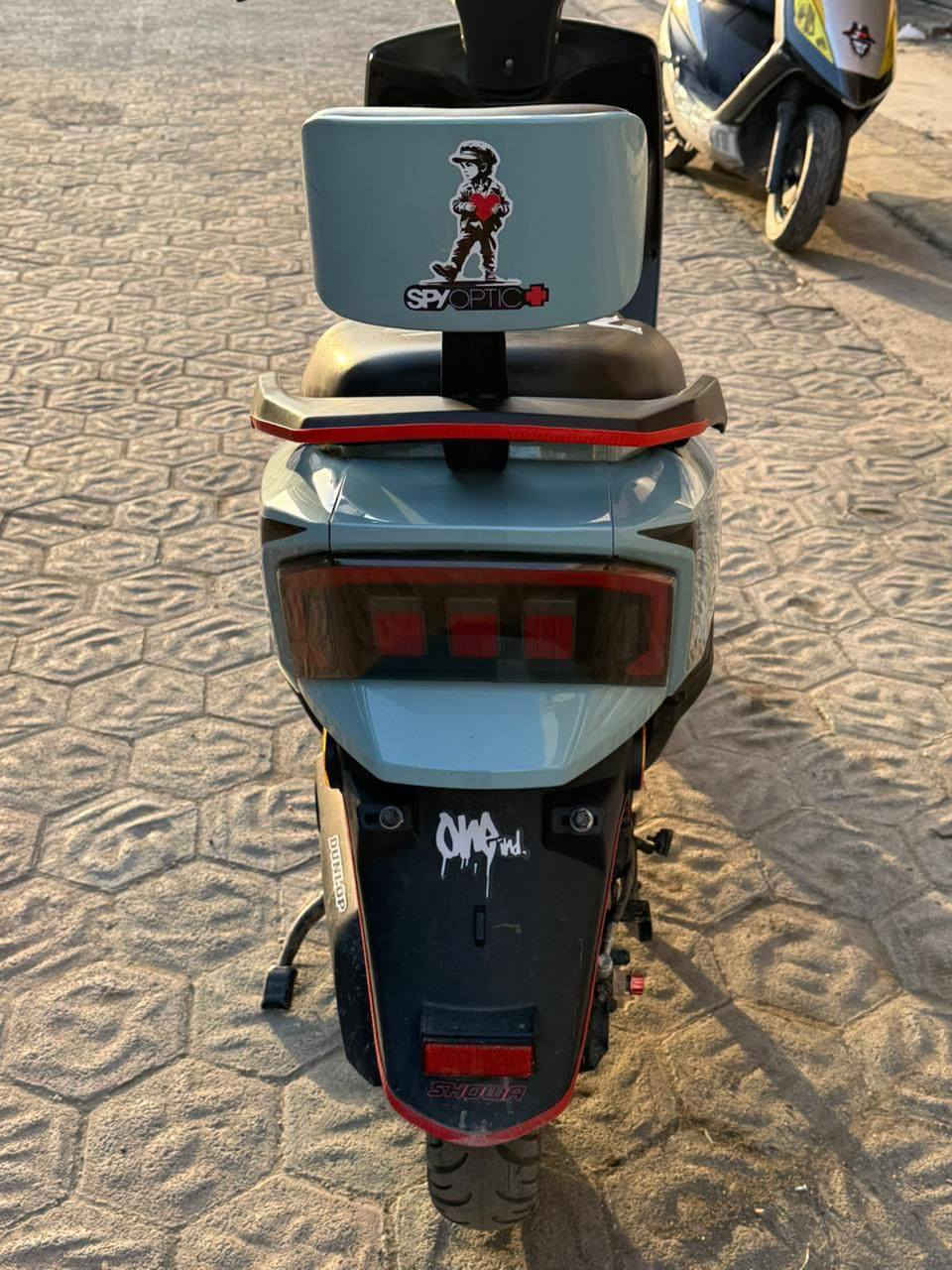 سلام عليكم دراجه للبيع الاستفسار عل هاذا رقم ***********
