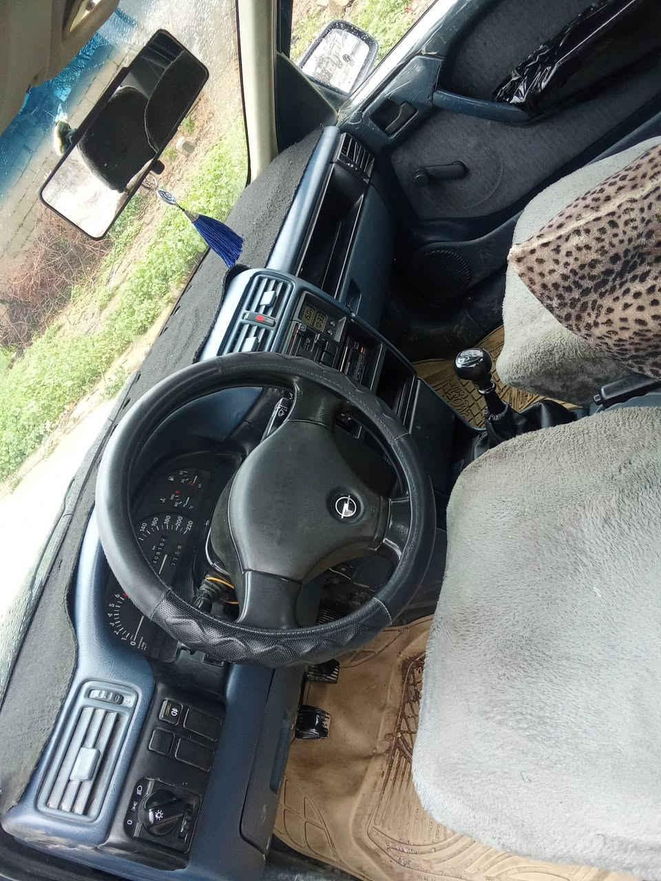 للبیع اوبل مودیل 94 سەنوی جدید دفتر بنزین موجود کارەبای مکینە کل شرط تحویل  بشرط سعر مناسب 40 بی مجال ‏‪0774 810 1165‬‏ رەقەم ساحب سیارە
ئەم ئۆپڵە بۆ فرۆشتن مۆدیل 94 سەنەوی تازەیە دەفتەر بەنزینی هەیە کارەبایی مەکینەی بەشەرت تحویلی زەمانە نرخی 40 مجالی تیایە ‏‪0774 810 1165‬‏
