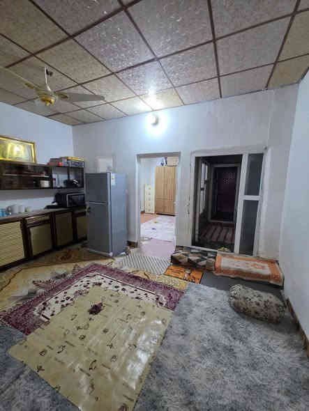 للبيع 
دار محجوز للمصرف العقاري 
100متر طابقين (مشتملات اثنين)
المقدمة/ (42مليون) وقابل للتفاوض 
مباشر مع صاحب العقار 
الباقي للمصرف/(85مليون) ويدفع على شكل اقساط شهرية 438الف 
العقار مئجر الوارد الشهري450الف 
العنوان /كركوك /قادسية تقاطع أبو خطاب يبعد عن التقاطع فرعين.
للاستفسار ومعرفه باقي تفاصيل 
***********
