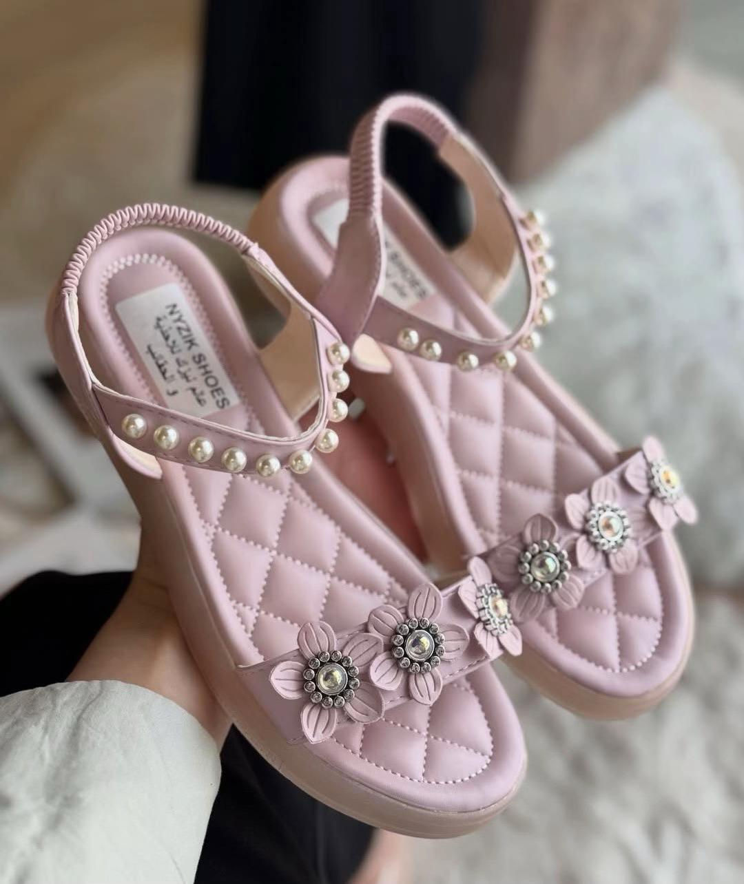 ⁨	⁨	⁨	صندل فلات ✨. شغل و كوالي راقي  قاعدة مريحة بـ اللبس 🫶🏻 القياسات 37_38_39_40 السعر 10  📍الفرع الاول : العامرية شارع العسل مجاور مكتبة العسل 📍الفرع الثاني : العامرية شارع العسل مقابل مجمع اليزن 📍الفرع الثالث : الاعظمية شارع الضباط مقابل كص الآغا البغدادي⁩⁩⁩⁩


**إذا كنت صاحب هذا الإعلان وتريد حذفه لأي سبب، رجاءا أرسل رسالة إلى الدعم الفني**