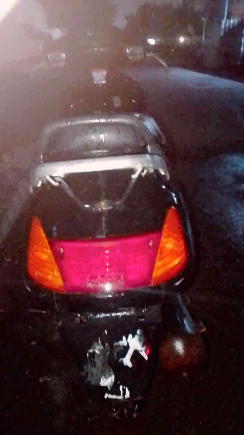 السلام عليكم دراجه سبيسي للبيع 
الدراجه شغاله بس ما تمشي 
1:اشاير شغاله
2:لايت عالي ناصي 
3:تايرات جدد 
4:سرعته100
5:تشتغل هندر 
الدراجه مثل ما موضح كدامكم حلوه ونظيفه 
يرادله شويه تعديلات
مكاني:بغداد البياع
السعر:300 وبيه مجال حك الجيه والتحميل 
#رقمي:***********بس وات ساب
واليجيني ما أقصر وياه أن شاء الله
