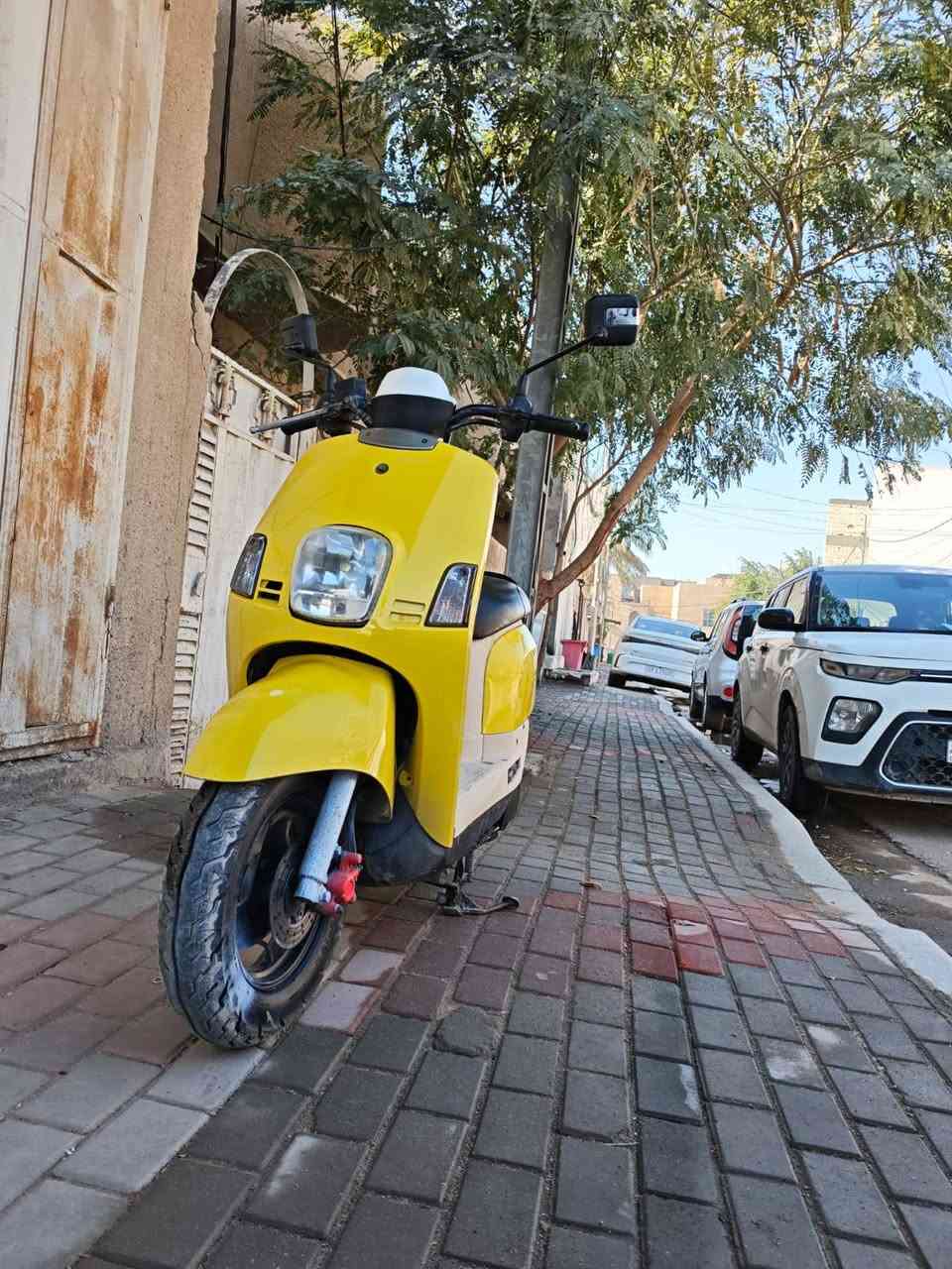 السلام عليكم
دراجه ماكس بوليس للبيع 

ليمونه والداخل كريمي 

مفتوحه مره وحده 

دبل اشاره  وهورن وبكلايت واضويه  وطوافه  وعداد كله شغال 

تجي وياها خوذه 

الكفرات تجاري والاصليات ابيض  والداخل اسود  انطيكياهن من نتفق 

السعر 700 وبيها مجال 

الاستفسار:  ***********

 او على الخاص 

🤍🫶🏼🤍🙏🏽
