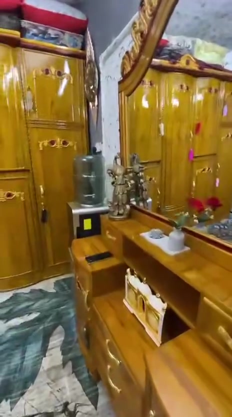 إسلام عليكم غرفت نوم البيع مستخدمه شي بصيط ضرارهه باب الكنتور بكد اصبعك جامه مال التاج مال الجرابيه مكاني بغداد مدينت الصدر رقمي *********** سعرهه 650 بيهه مجال حك الجيه
