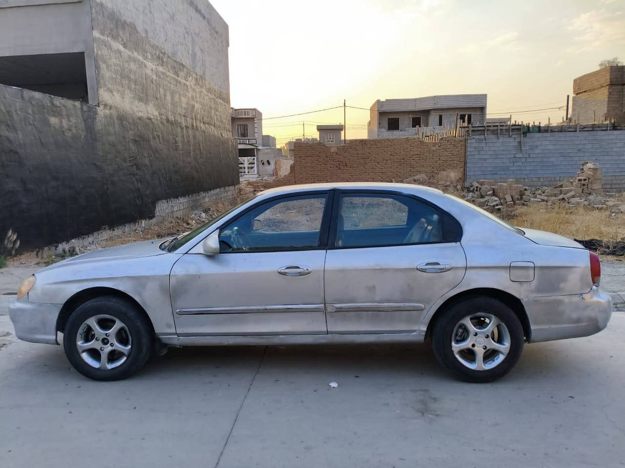 السلام عليكم ورحمة الله
سيارة هونداي سوناتا ٢٠٠١ رقم صلاح الدين فحص مؤقت شرط التحويل
محرك كير صدر شرط
كهربائيات شغالة 
سيارة خير من الله
السعر ١٦ ورقة العنوان الحويجة
للتواصل على الخاص او اتصل على ***********
