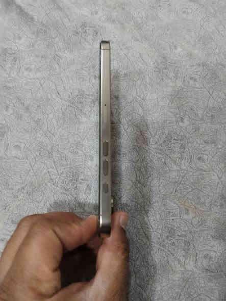 ايفون 16 برو ماكس دبس سيم كارت السعر مليون ونص وبي مجال ***********
