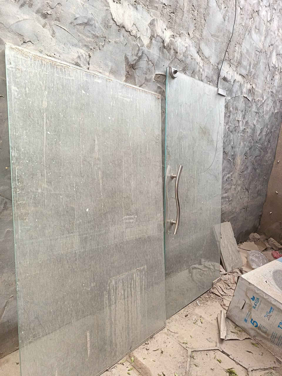 جام زجاجي نضيف للبيع
***********
