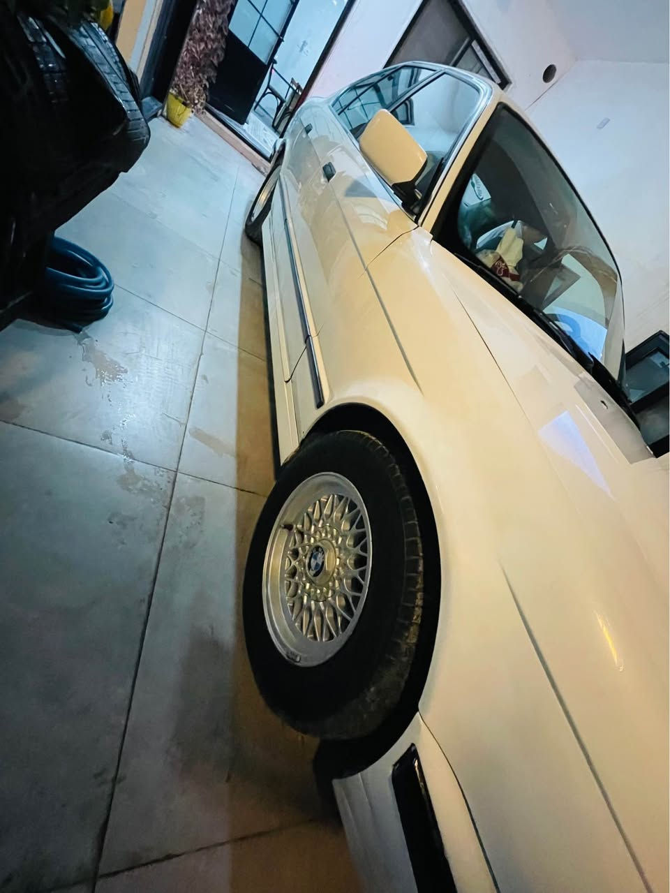 ‎بى ام ٥٢٥ توماتيك سلايد بى سبوغ كرايته پيش گه وره بسته ك معجونى هه يه سه ر چاملغى پشته وه***********‎ أربيل, العراق
