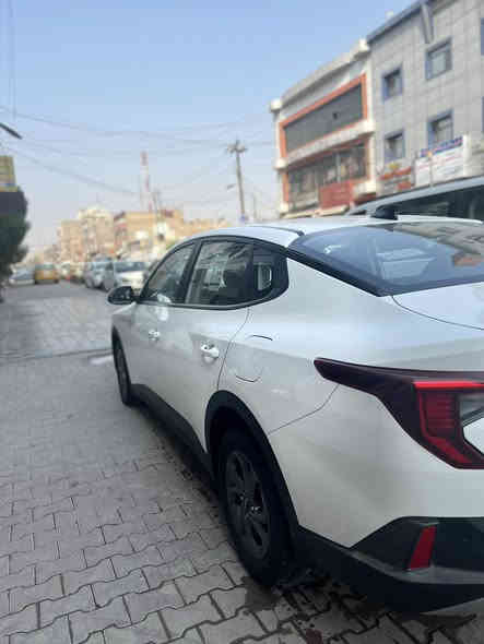 سلام عليكم 
K3 مكسيكي 2024 ضمان الدوليه 
مرقمه بغداد باسمي
مواصفاتهه 
حساسات امامي خلفي 
شاشه ابل كاربلي 
كامره دواره 
ويلكب 15 4دسك 
مري شفط 
صندوق بصمه 
حساس اطارات 
مانع انزلاق
اريل نفكيشن 
كفاله عامه من بارد وصبغ وتبديل وطخه 
مكاني بغداد الدوره 
سعره 160وبيه مجال 
***********
