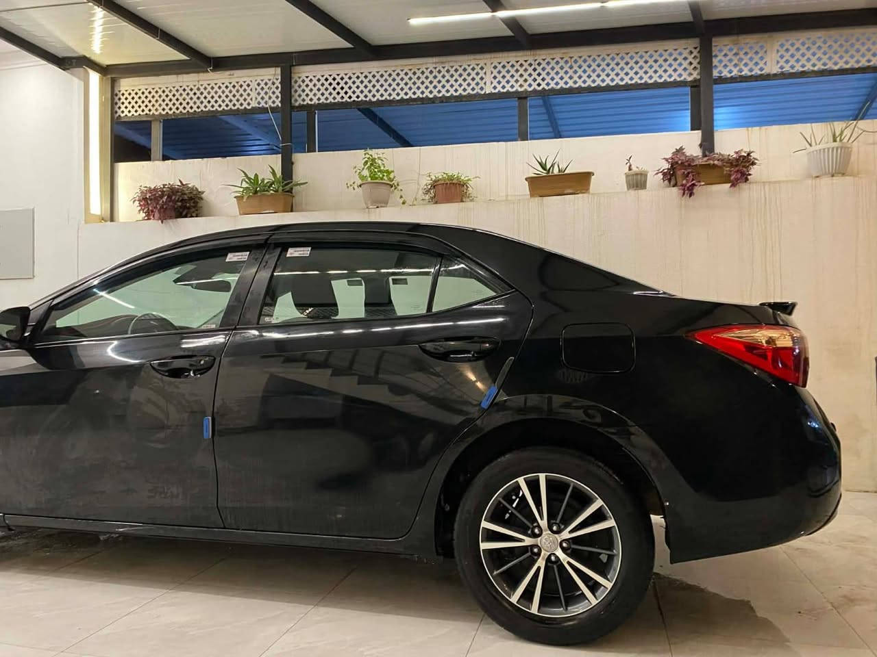 كورلا ٢٠١٧ ماشيه ٧٠ الف ميل مواصفات LE شرط كير ومحرك وتبريد وصدر وكهربائيات بسمي شرط تحويل او وكاله بي كود بنزين سياره بي بونيد وجاملغ بدون ارياك كله بلادي سونار هم موجود بالمنشور سعر ١٢٨ وبي مجال للاتصال *********** كركوك, العراق
