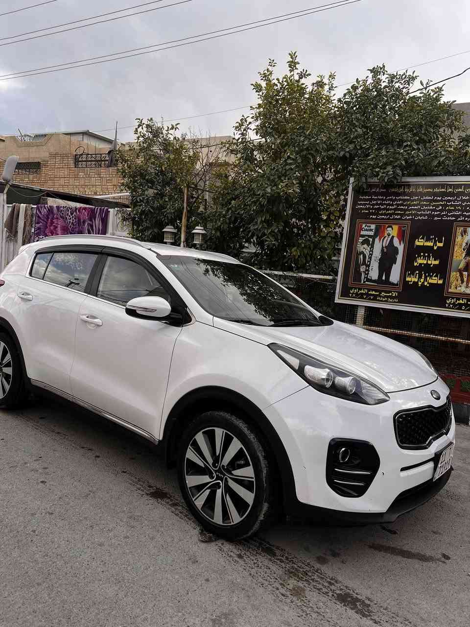 السلام عليكم كيا سبورتح 2017 خليجي 
بدون صبغ مواصفاتها معروفة مكينة 
2000 دوش سيارة جاهزة ماشية 104 الف
مكاني بغداد بأسمي رقم بغداد الدولي 
السعر 177 السونار مرفق بالمنشور
***********
