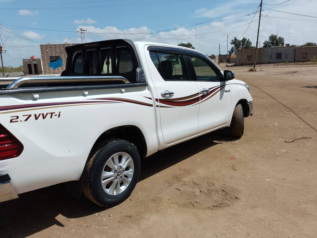 سلام عليكم للبيع هايلوكس 2019 اوتوماتيك فول مواصفات تبريد قطعتين دواخل صاج تحكم ستيرن رقم ذي قار دولي بسمي سياره مكفوله كفاله عامه ماشيه 165
تخم تاير جديد حداديه جديده اي ستفسار تصل وبل خدمه مكاني ذي قار 
***********
