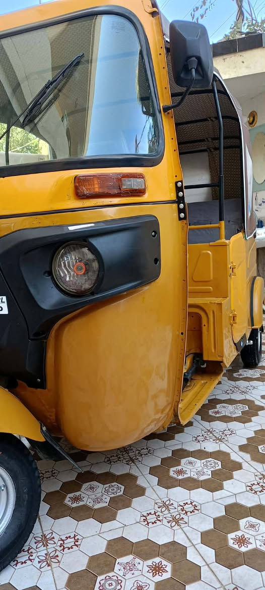 سلام عليكم شباب تكتك موديل 21شهر5 رقم وسنويه بغداد تحويل ثاني يوم تكتك نضيفه وخير من الله المكان ديالئ بعقوبه مدخل الرحمه ***********
***********
