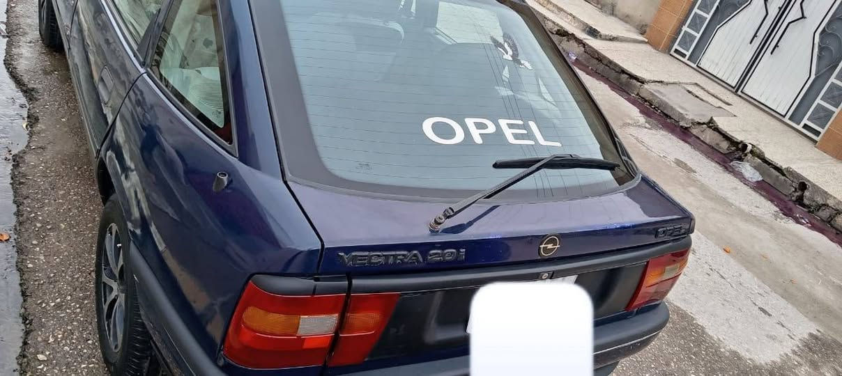 السلام عليكم فكترا للبيع موديل 92 حجم 20 كير وماكينة شرط دوائر ودوسات مصلحة والباب الورا مصبوغ رقم 
الماني نينوى سنوية لل 28تنتهي تايرات وطخم جدد المكان الموصل جانب الايمن
السعر 38 للاتصال ***********كورك 
***********اسيا
