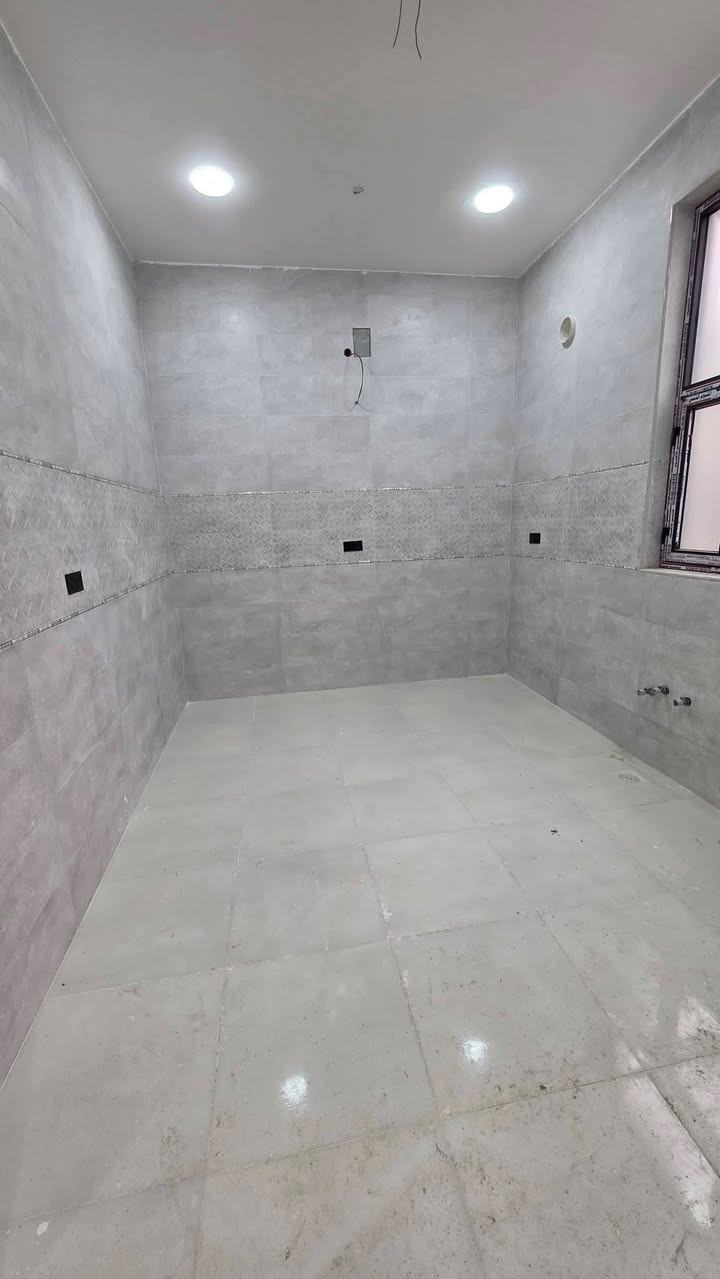 💰 السعر: 70 مليون قابل للتفاوض
🏡 بيت للبيع – طابو زراعي عراقي (وكالة ونسخة طابو ومكاتبة) تسليم مفتاح. *********** 
🔹 غرفتي نوم + ديوانية + مطبخ + منور + صحيات داخلية وخارجية.
📍 العنوان: أبو الخصيب – أبو الجوزي
📐 المساحة: 110 م
📞 للاستفسار يبعد كيلو متر عن شارع السايدين *********** ***********
