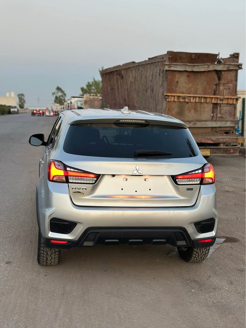MITSUBISHI -OUTLANDER -2023

موصفات: SE
بصمه 
شاشة 
كاميرة
ده بل اكسلة  4*4 
ويل كب كروم 
رادار أمامي و جانبيه 
مراية شفط و إشارة 
لايت ليد و زينونة بيلاي 
كشن هيتر 
ماشي : 16  ألف ميل 
محرك:  2.0
صبغ : جملغ و باب صبغ بدون دواخل 
إرباكات بس سقف تاك 
سيارة بدون رقم لازم ترقيم شيمالية فقد 
عنوان 📍 اربيل  
رقم تلفون و واتساب ☎️
*********** أربيل, العراق
