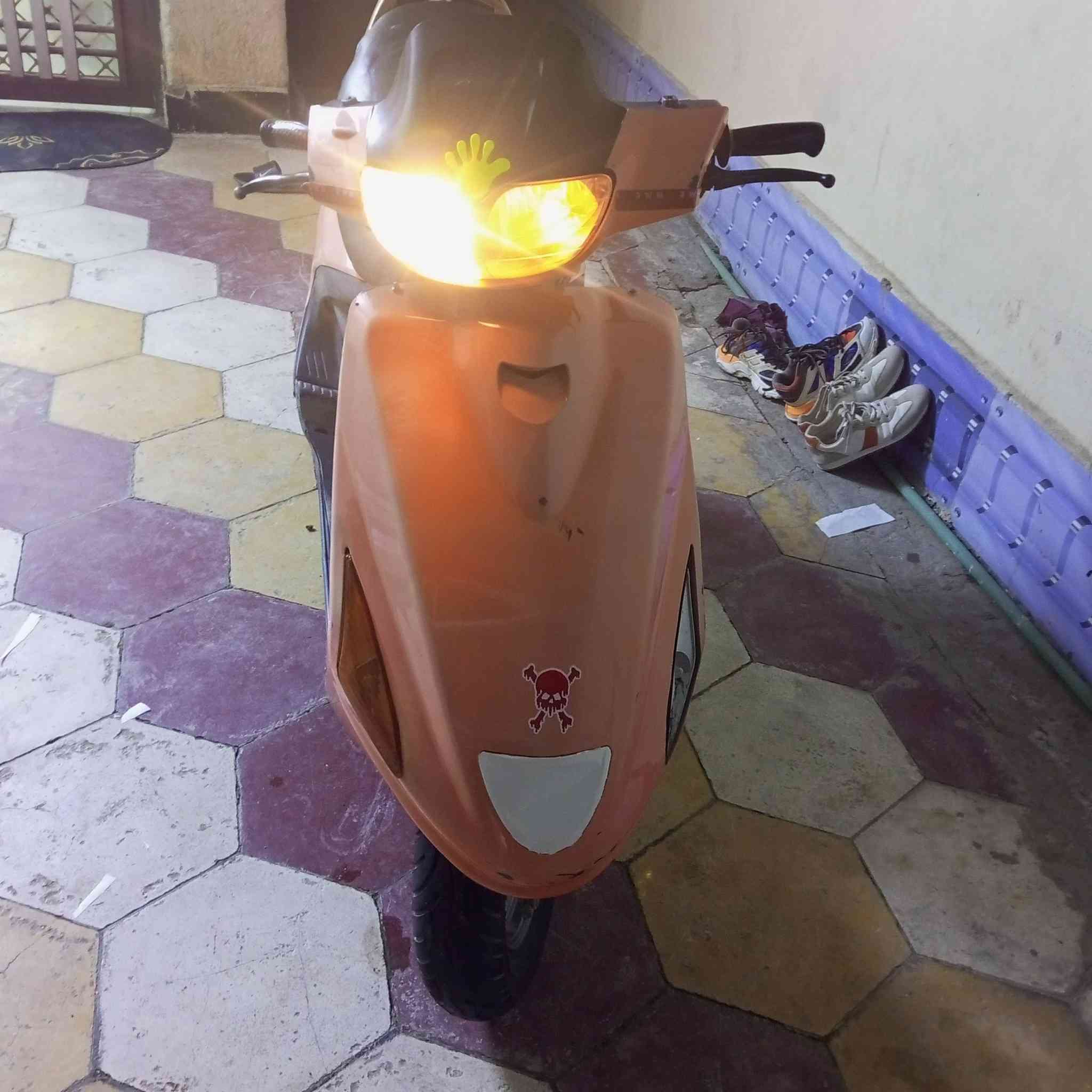 فراشه فحل للبيع  دراجه نضيفه فقط بانزين ودهن تصرف عليه شلعه ومعدل نكره سلف هندر شغال شلعه ومعدل كهربائيات اشاير هورن كفراته نضيفه الدراجه مرتبه المكينه بلاديه مكاني ديوانيه السعر 450 وبيه مجال بسيط حك الجيه واذا تريد مراوس او اطي فرق دز شعدك الرقم واتساب ***********
