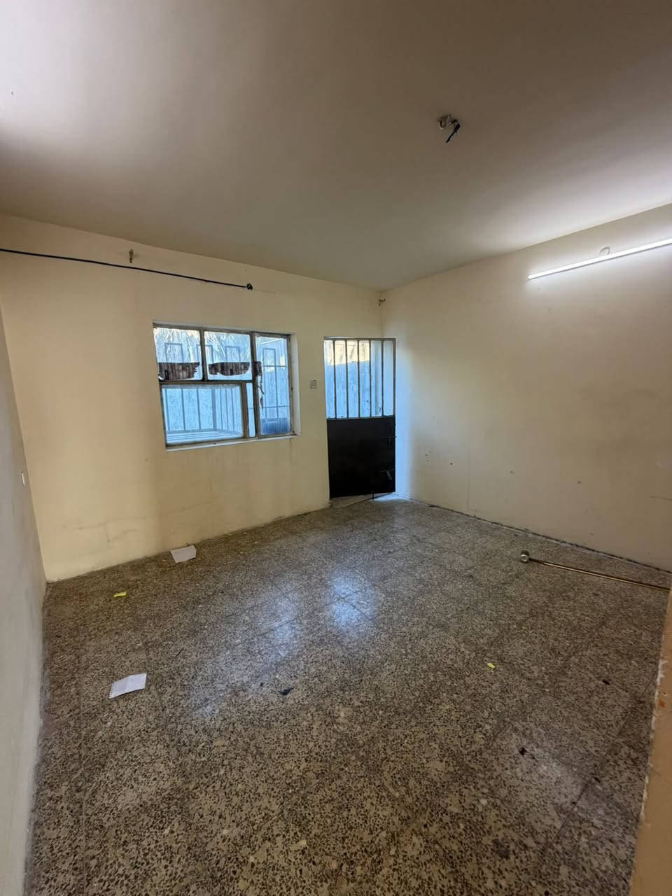 #للايجار____في____السيدية
بيت مساحة 150 متر
نظيف ومرتب

🔹 يتكون من:
3 غرف نوم
صالة
مطبخ
خدمات
كراج كبير 🚗

💰 بدل الإيجار: 750 ألف (قفل)

📍 الموقع: مقابل لحوم جويلي

📞 للاستفسار: ***********
🏢 مكتب الفهد الهندسي
