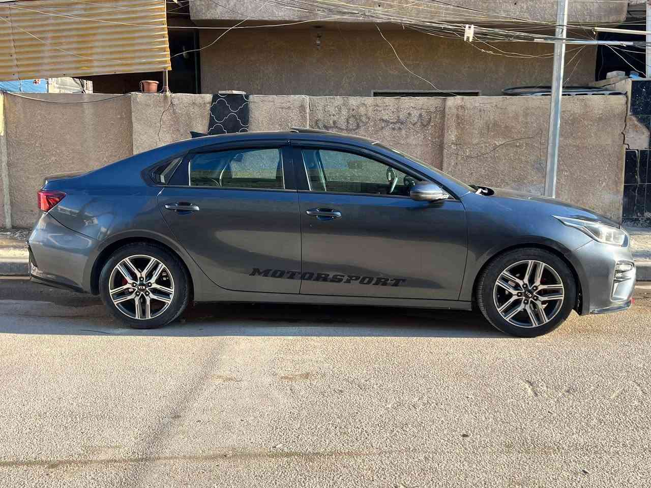 السلام عليكم فورتي 2019 رقم بغداد
السياره بدون صبغ وبدون تبديل حادثهه بارد  فقططط 
المواصفات فئه S
فتحه 
بصمه(تحوير)
تشغيل عن بعد
تحديد مسار 
رادار توقف ذاتي 
بكلايت لد (LED)
كير محور AT (المرغوب)
السعر 127 وبيهه مجال للشراي 
السياره كامله على اخر حبايه نقصهه بوليش فقط مكاني بغداد اي استفسار ***********
