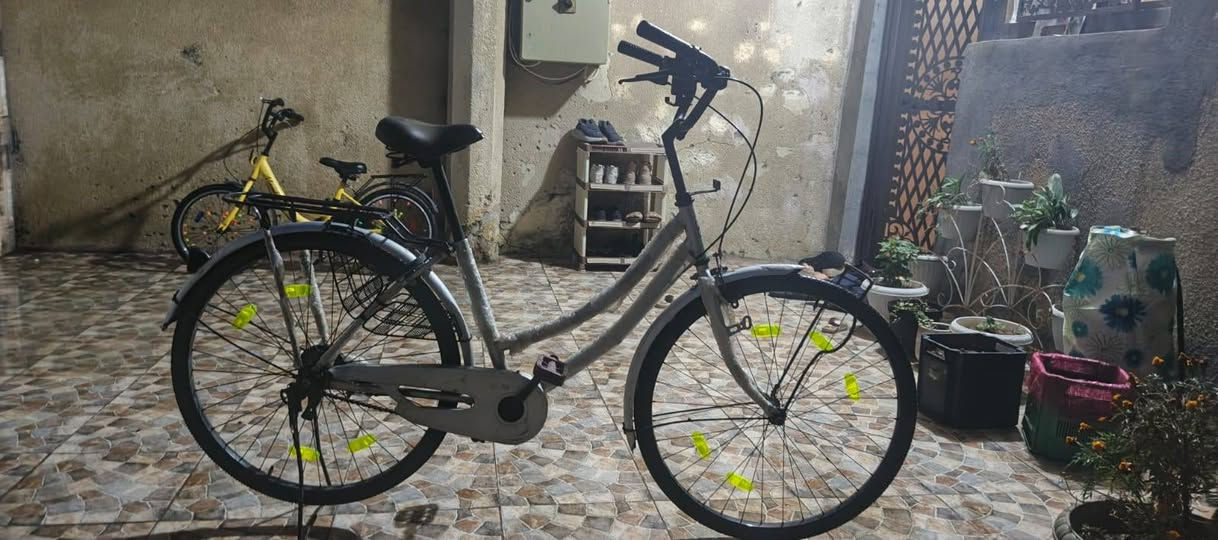 للبيع 
بايسكل ياباني للبيع
اللون سلفر 
نضافه 80٪
تايرات جدد
بريكات شغالات 
السعر 85
العنوان الانبار الفلوجه
للتواصل واتساب  ***********
او على الخاص
