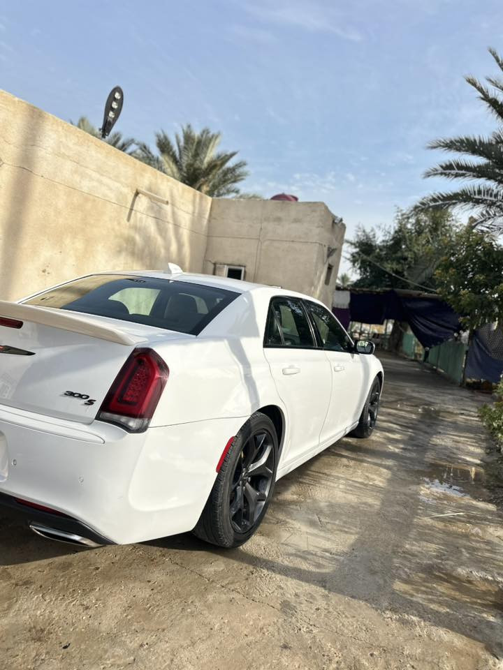 السلام عليكم
للبيع 
كرايسلر S300 (اوباما)
فول مواصفات 1/1
مكفولة كفالة عامة 
ماشية 50 الف 
السعر 380$
باقي التفاصيل الاتصال 
***********
***********
