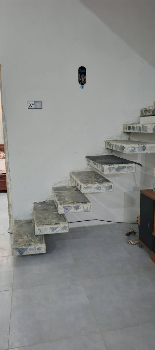 يا الله عرض مميز 
سلام عليكم بسعر مناسب 
بيت 200متر طابو زراعي ملك صرف تحويل مباشر 
ركن على شارعين 
خدمات كامله 
البيت جديد البناء مالته 2026 كمل
العنوان حله طهمازيه قرب فرن المصطفى 
التفاصيل أكثر بالفيديو 

السعر والتفاصيل أكثر خاص او الاتصال على الارقام او المراجعه مكتب الرحمن حله شارع 100 
#ملاحظة# لمن يرغب في
 عرض عقار او ارضه طابو صرف او طابو زراعي عليه مراسلتنا او الإتصال
***********
***********

