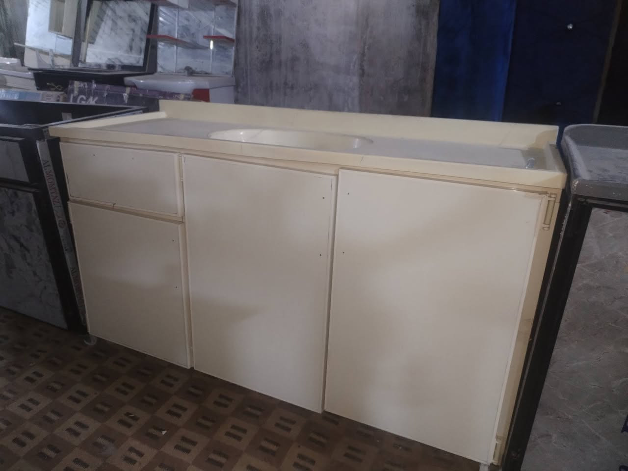 بابل محاويل مقابل محطه المحاويل الحكوميه رقم الهاتف ***********...... أحمد..... ***********..... كاظم
