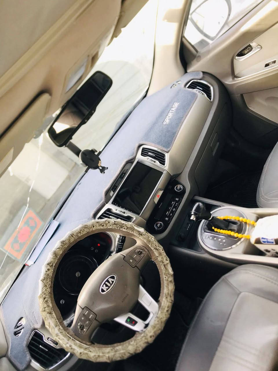 سلام عليكم سبورتج ٢٠١٢ خليجي فول مواصفات عده البصمه كير مكينه مكفولات تبريد ثلج صدر امامي خلفي مكفول تايرات جدد بيها جاملغ خلفي بيه صبغ بدون دواخل والجنطه مبداله رقم دولي الجديد مكان ابو غريب السعر 137 وبيها مجال ***********
