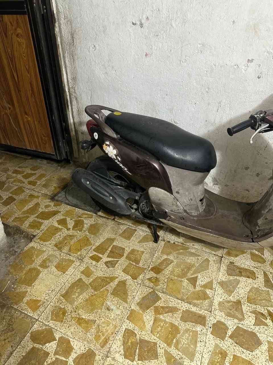 سلام عليكم خوان فله حلوه مكفوله مكينه ما مفتوحه ولا صوت كفرات ختم واحد كهربايلت شقاله سعر 750 بكاني مدينه الصدر ***********
