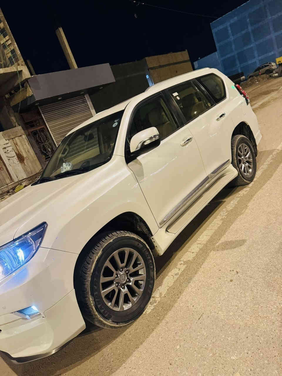 السلام عليكم
برادو 2019 GXR محرك V6
رقم اربيل سنوية بأسمي 
مكفولة السيارة كفاله عامه وجدا نضيفة 
موصفات السيارة : بصمه - فتحة - دخول ذكي - مثبت سرعة - كشنات جلد - تشغيل عن بعد وبقية الموصفات المعروفة 
سعر السيارة 405 وبيه مجال 
مكان السيارة / كربلاء 
***********
