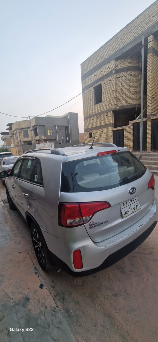 سورنتو مديل 15 خليجي
رقم اربيل وكالة باسمي
6سلندر 
7راكب
بيه قطعتين صبغ بنيد وجاملغ الايسر وباب رش
نص فول
سعر 145 وبيه مجال
مكاني البصرة
للاتصال ***********
