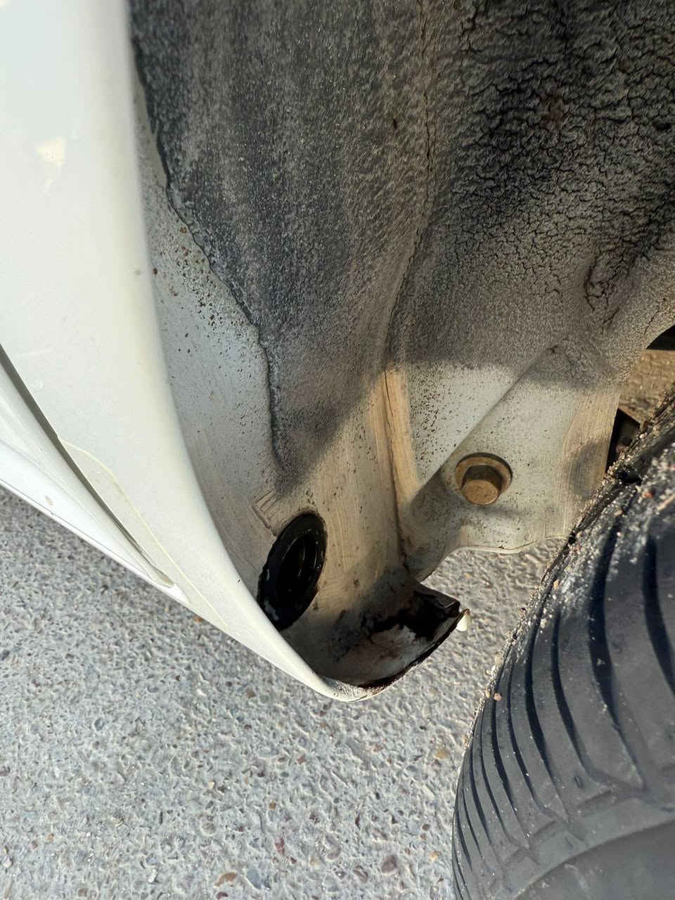 السلام عليكم اكسنت موديل 2010 مقفوله منطقه وصبغ ماشي 98 سبيع المنازل تخم تيار جديده سياره باسمي رقم جديد رقم بغداد ماكينه 1600 جير ومكينه جديد على وضعي الشركه السعر 105 وبيها مجال بسيط شراي اتصل ***********
