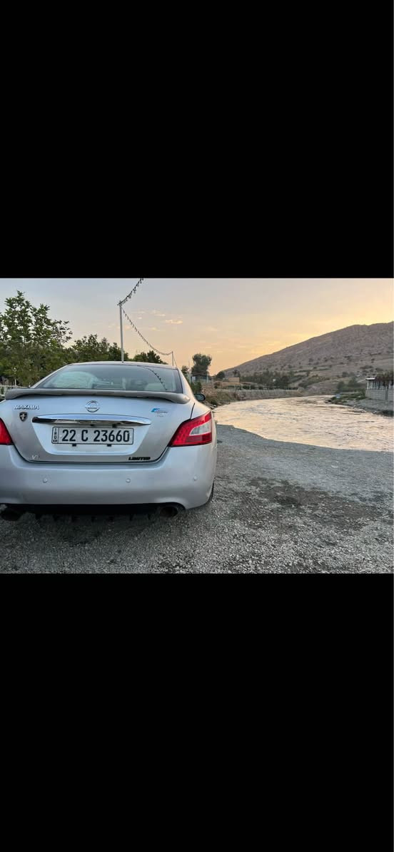 سلاو 
فرؤشتن و گؤرينةوة
نيسان ماكسييما
٢٠١٠
فوول فوول
خليجية سفري ئيرةية
ناوو زةردة
سلايت و بةسمةية
دوو پةلةي بةقةي ناو لةپي دةست بؤياخة بي ناوو گرتن و ليدراو
كالبوونةوةي نيية قةپ و قؤپ و ساردي نييية
هةموو گياني بةشةرت و جاهيزة دةعامي بؤ دةعامي بةشةرتي فةحس
سةنةوي تازةية تا ٢٠٣٠ بةناوي خؤمة تةحويل و خةرامة و وةكالة بةشةرت
سةيارةي مالة هيي مةعرةز نيية
سعري ٩٨ گةلاو مةجال
لة پيرةمةگروونم
*********** فايبةر و واتسابي لةسةرة دخان, السليمانية
