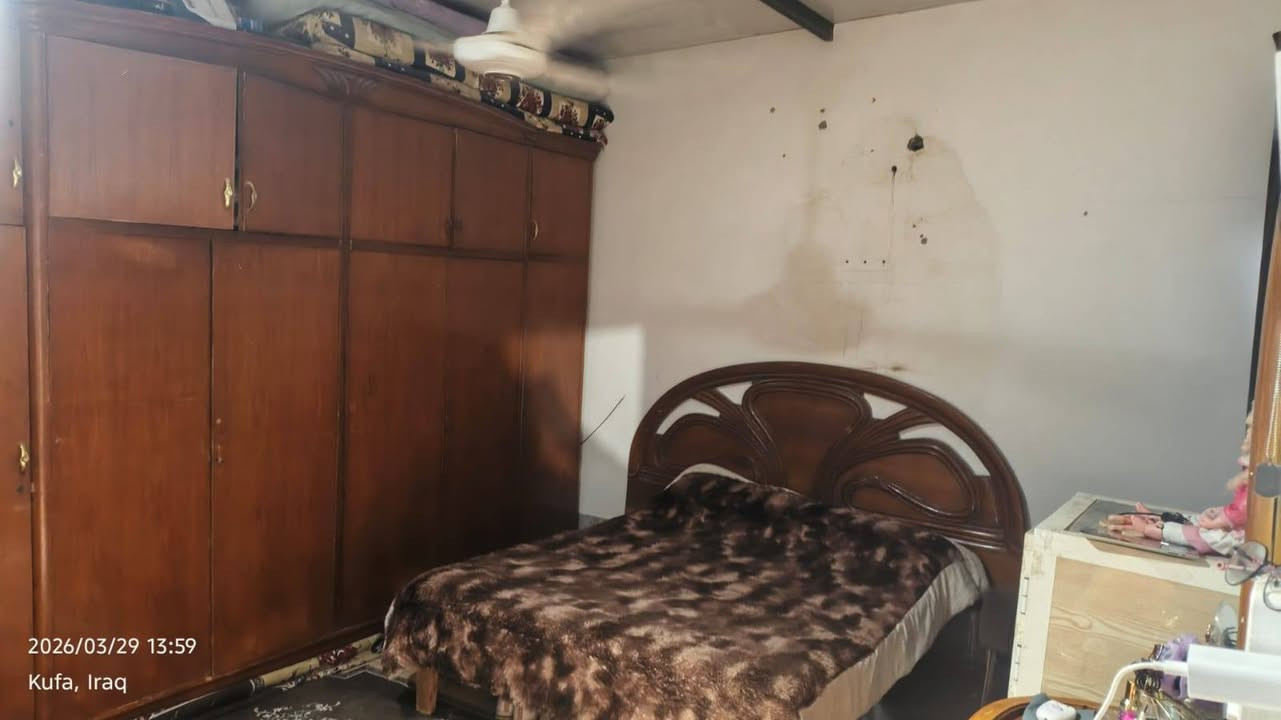 دار للبيع زراعي سند 25 اقرار محكمة المساحة 140م مربع يحتوي على غرفتين وصالة واستقبال ومطبخ حار وتخاريج  سقف عكادة  ماعدا الغرف الجوة ثنينهن سقف ساندويج وحدة من الغرف تصلح تستخدم ك مطبخ بيها ماي ومجري سنك  المكان علوة الفحل بداية  شارع معمل الموز الفرع يربط شارع معمل الموز وشارع العلوة الرئيسي
رقم صاحب الدار ***********
