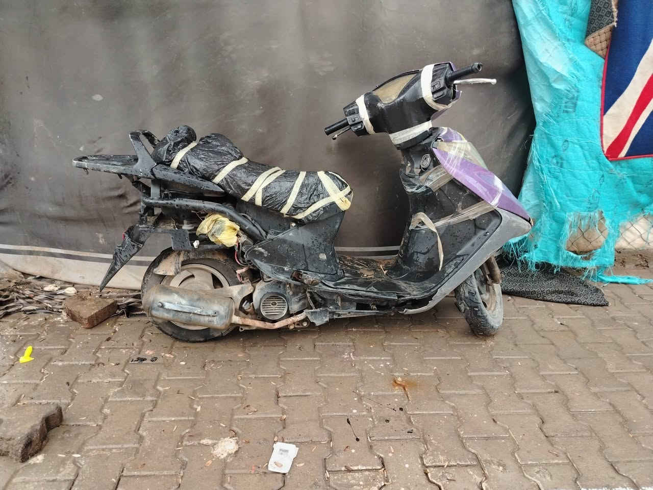 دراجه البيع سرعه ١٢٠ دراجه شغاله كلشي مابيه 100 وبيه مجال ورقم ***********
