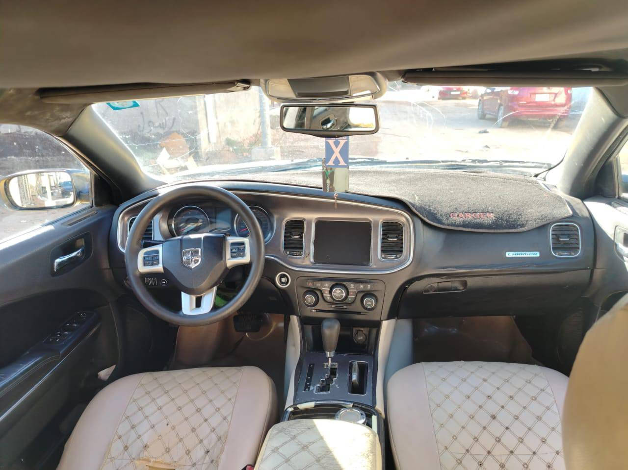 السلام عليكم جارجر مديل 2013 أصل
حادث 
جاملغ خلفي 
وبنيد وجاملغ امامي 

مكينه جديدة وكير جديد 

مكينه 3600

السيارة خطه كربلاء عماره 
السيارة معروضه هيه وخطه وصل باجه 

سعره 130 وبيه مجال 

عنوانه كربلاء 

الاستفسار ***********
