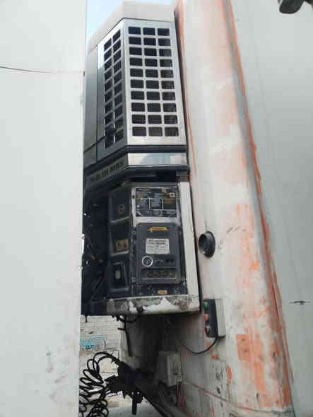 سكانيا ٢٠٠٣
حجم ٤٢٠
مربوطه براد نفسه الي بيهه
ارتفاع براد ٢٥٥
جهاز اس بي ثري قرص 
خير من الله ع الشرط
تحويل مباشر 
سنويه منتهيه
السعر ١٩٥ 
مكانه بغداد المحموديه ناحية الرشيد

0782 832 0039
