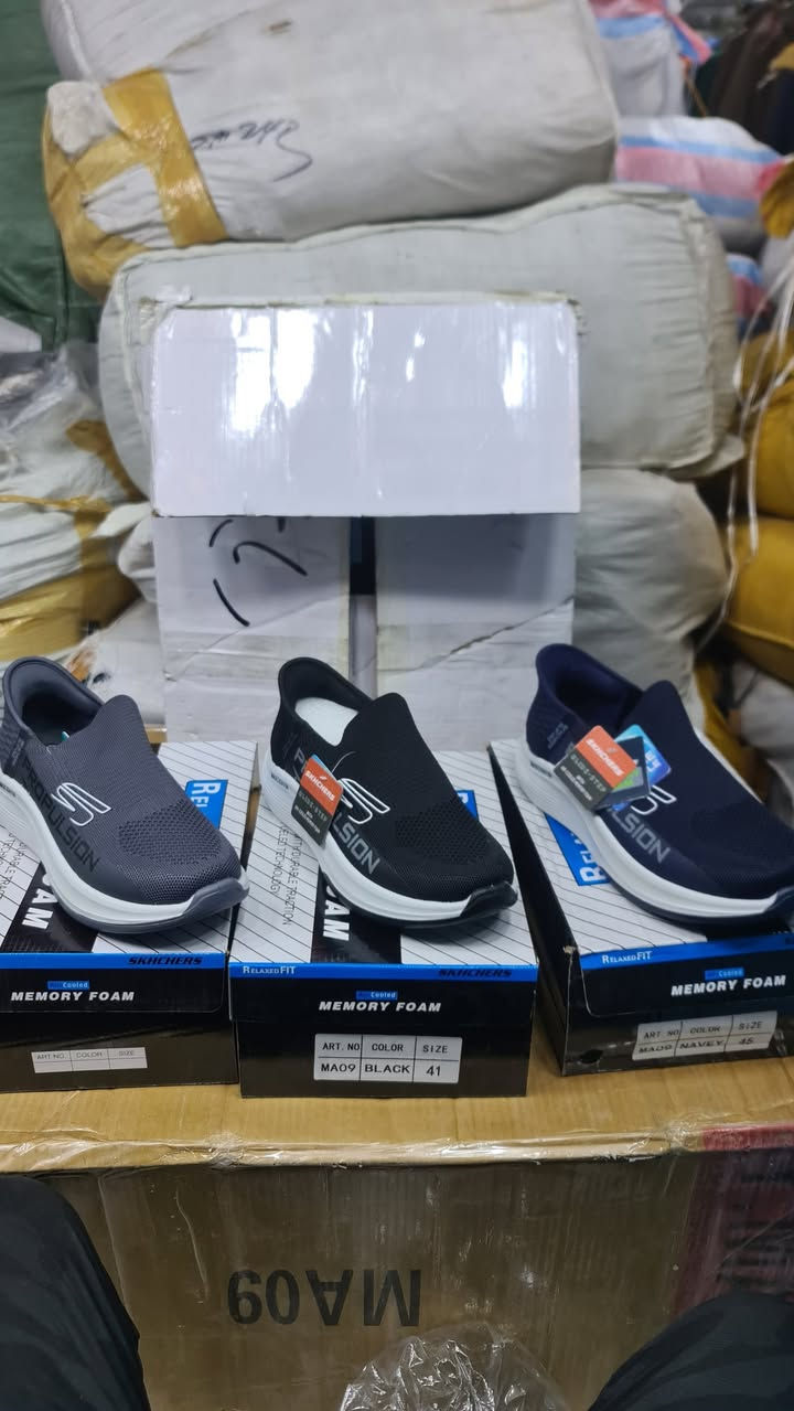 أحذية رجالية اسكيتشرز بعضها بيها قياس والبعض قياس متبقي فيتنامي ماستر اكوالتي عالي الجودة قاعدة طبي دبان حاضن .. اخذ سكرين للقطعة وكلي يا قياس واني حاضر. سعر القطعة 20 الف. توصيل موجود 5 الف إلى جميع المحافظات خاص او على الرقم ***********
