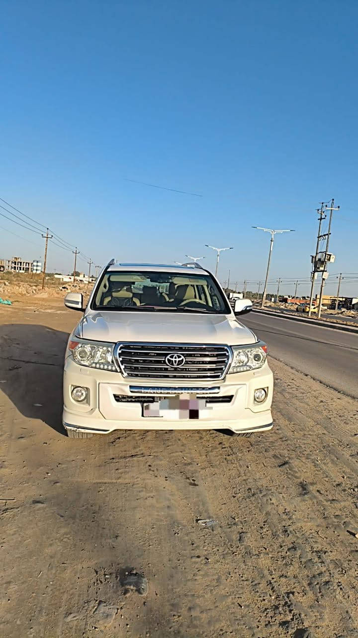 السلام عليكم لاندكروز موديل 2014  رقم بغداد المكان ذي قار مركز  محرك سته جاهز  اتصال على الرقم *********** السعر 325
