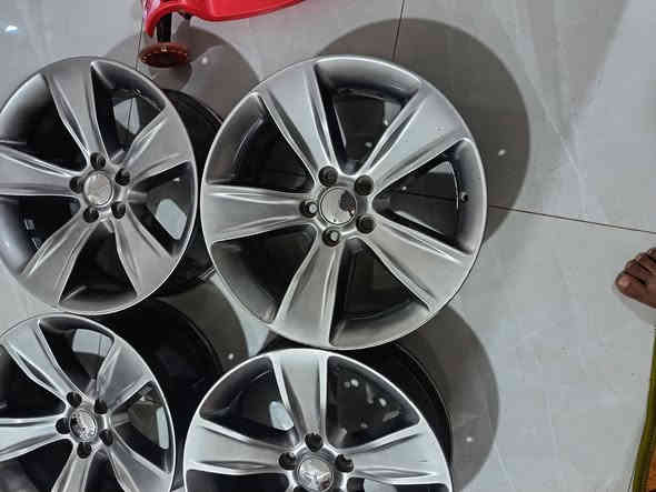 سلام عليكم اخوان تخم ويل ١٨ اساكستي مال خليجي موديل ٢٢ شرط بل كارتون لا صبغ ولا عواج مكفول السعر ٤٥٠ الف اخوان مكلف بل نشر مكلف بل نشر مكلف بل نشر مكان الناصريه الرفاعي ***********
