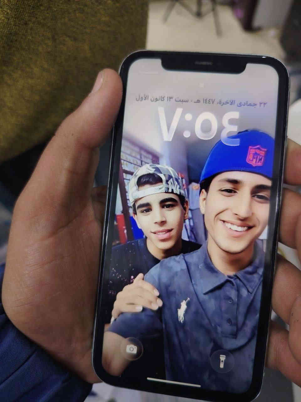 السلام عليكم
ايفون 11عادي جهاز نضيف
مبدل بطارية تفصيخ تقرة نسبة 95
والباقي كلة علةوضع الشركة 
العنوان مدينة الصدر حي طارق 
السعر 280وبي مجال الطيبين 
الرقم ***********
