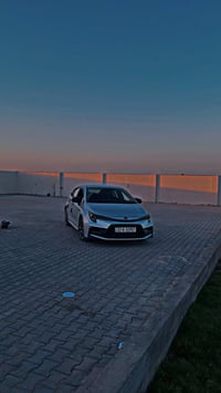 كورله للبيع موديل 21 هايبرد ل حادثه جهه لايت بدون ايرباك ماشيه 80 سيار...