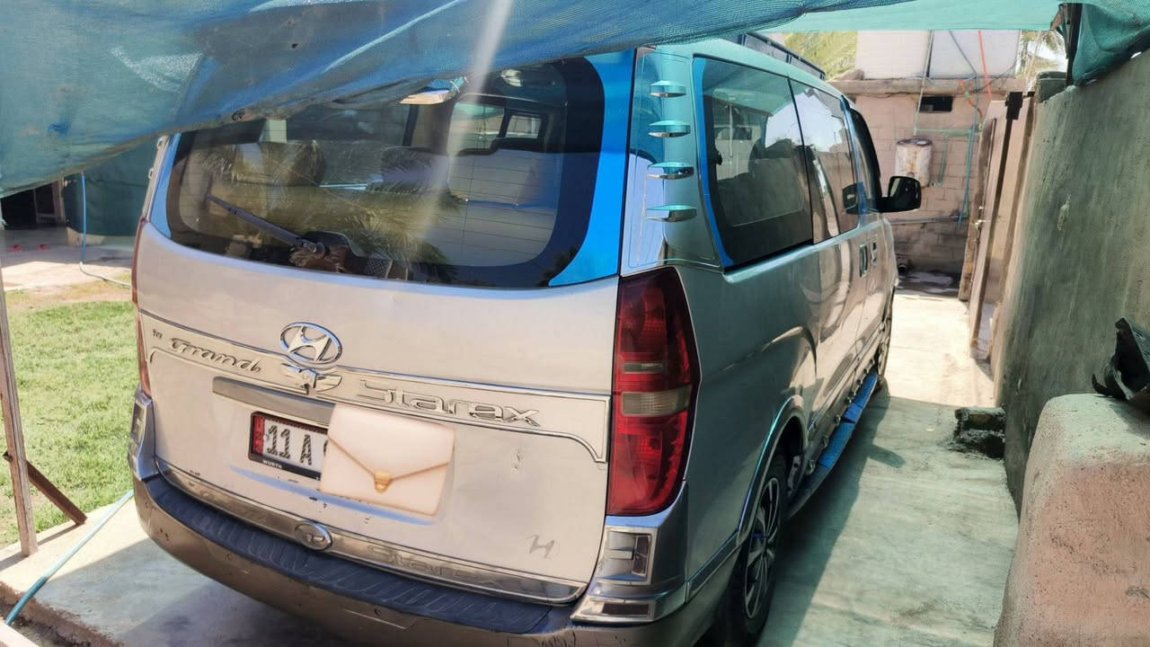 ستاركس مفتوح كير عادي لون سلفر
موديل ٢٠٠٩ كفاله عامة بدون صبغ بدون تبديل 
رقم بغداد دولي باسمي مصفرة خط وبحث وغرامات
محرك بي بخار صدر جديد تخم تاير دوشمة تبريد كاملة السيارة  مكان السيارة ديالى العظيم السعر ١٣٢ بيها مجال للشراي ترهم مراوس بموديل ٢٠٠٨ ابيض
*********** واتساب
