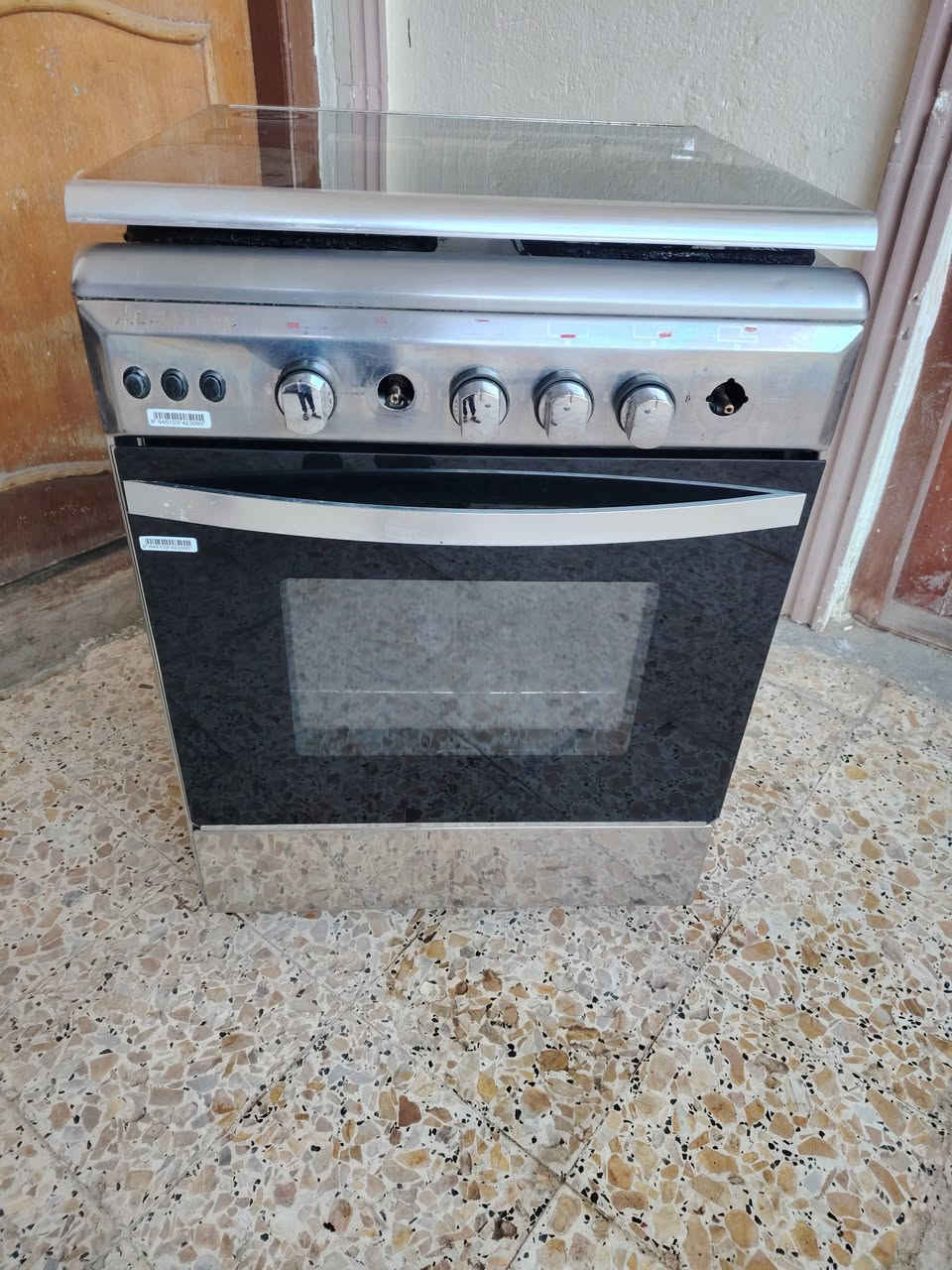 طباخ مصري ٤عيون نضيف كلش السعر ٧٥ وبي مجال ***********
