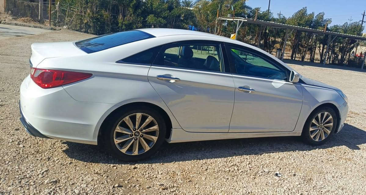 السلام عليكم للبيع سوناتا ٢٠١٤ خليجي مكفوله كفاله عامه مكينه ٢٤٠٠ دوش رقم بغداد كير مكينه مكفولات حداديه تبريد تدفئه تخم تاير كهربائيات كله جديد السعر ١٣٧ وبيه مجال العنوان بابل الحصوه ***********
