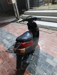 للبيع دراجة بطه شغاله شلع حلو السعر 200 وبيه مجال( 07851355278)