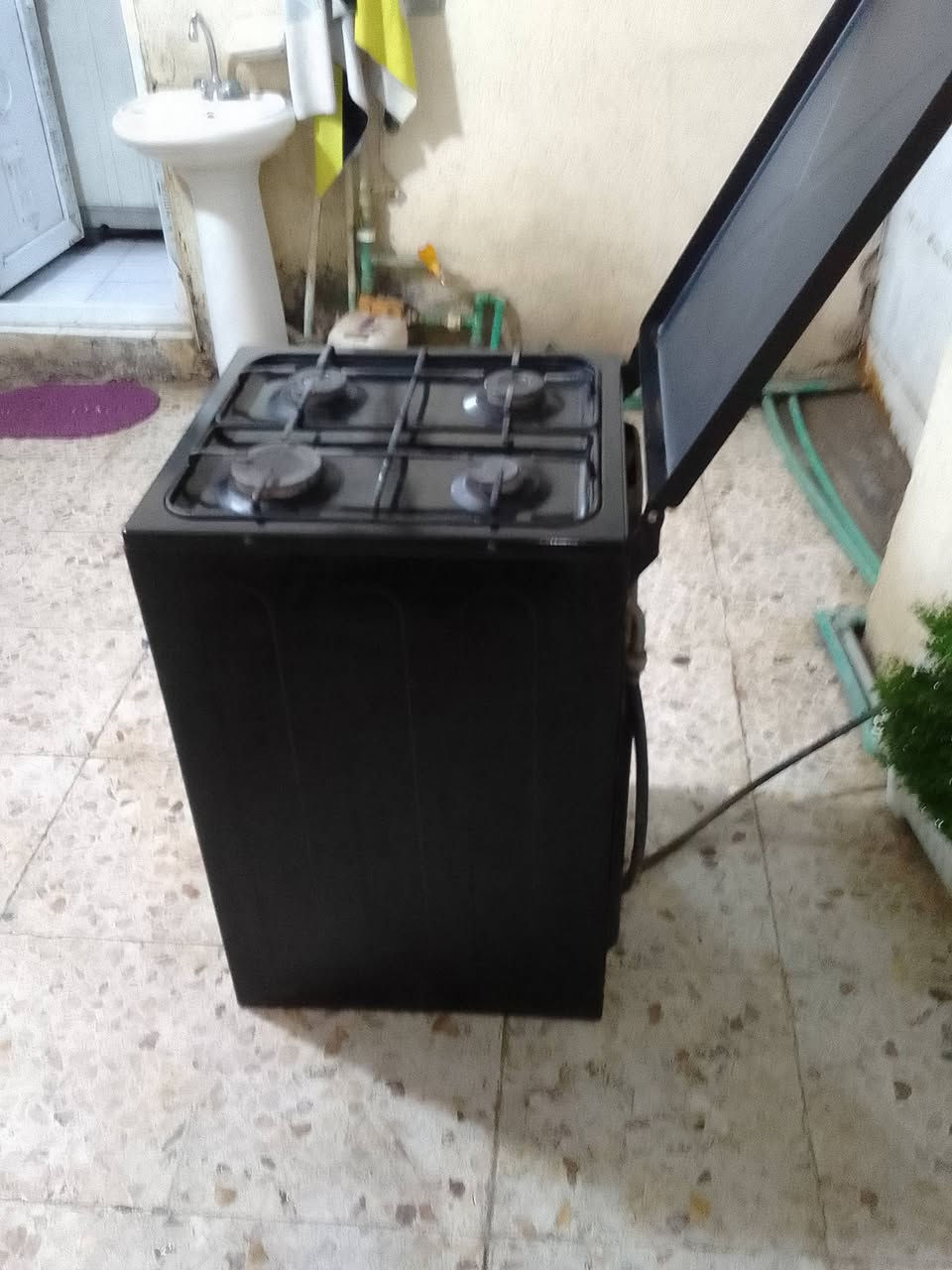 طباخ تركي اربع عيون وفرن فوك وجه كله شغال السعر 60 الف شراي يتفضل خاص مكاني بغداد حي اور رقم الهاتف بي واتساب اي ستفسار خاص ***********
