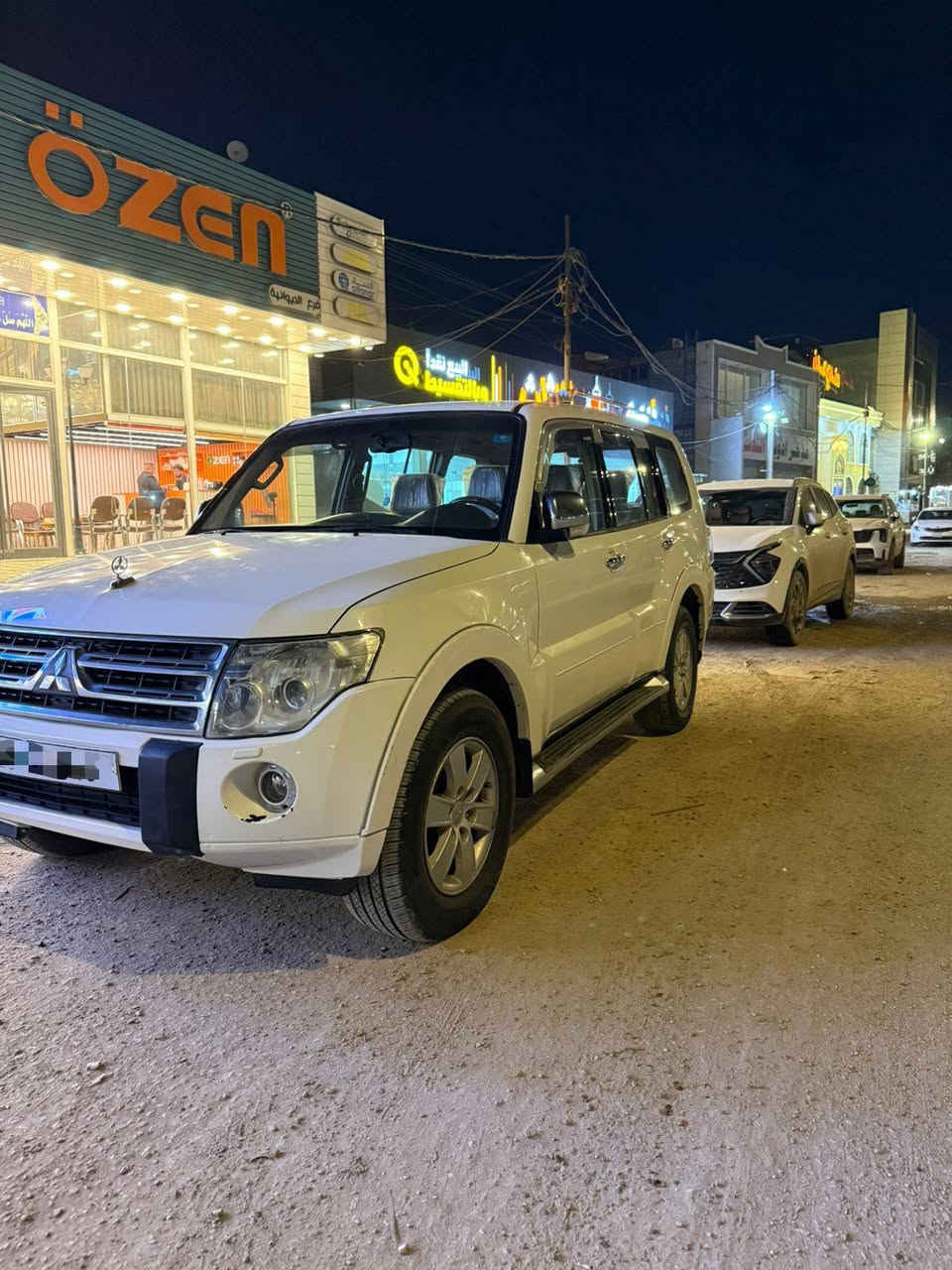 السلام عليكم
سياره باجيرو 2008. لون ابيض ثلجي كفاله عامه عدا بارد شبر في الباب الخلفي. مكينه كير بشرط 
مكان الديوانيه 
السعر 128
الرقم ***********
