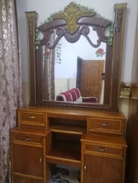 غرفه اخشاب • نضيفه • بهرز