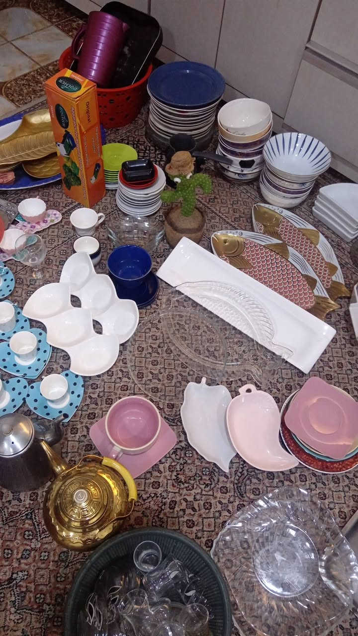 مجموعة غراض مطبخ كداري غير مستخدمه. وصواني ستيل ثقيل قواري بايركسات كبار مجموعة فرفوري فوك ل150 قطعه
ابيعهم شلعه ب75 قفللل كلهم 
ممنوع تنباع قطع شرط سوه كلهم ينباعون لان اكو اشياء بربع واكو ااشياء مجاني واكو اشياء غاليه بلأصل بس داحسبهم شي على ربع قيمتهم عارضتهم
***********
واتساب
الدوره
